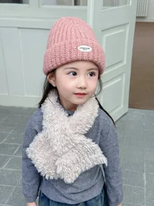 Ensemble bonnet en tricot chaud pour enfants et écharpe en peluche douce pour l'hiver.