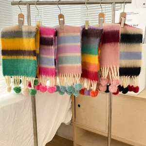 Bunte gestreifte Kinder Winter Schal mit Pompon Quasten weicher warmer Halswärmer