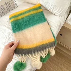 Kinder bunt gestreifter Schal Winter warmer Pompon Halswärmer gemütliches Mode Detailbild