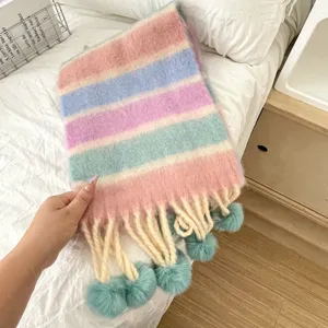Gemütlicher pastellgestreifter Kinder Winterschal mit süßen Pompon-Quasten weicher warmer Kragen
