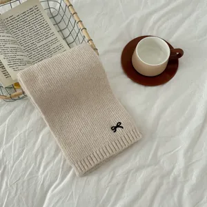 Kinder kuscheliger Strickschal warmer aprikot Kleinkind Halstuch mit süßer schwarzer Schleife