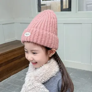 Joli bonnet d'hiver en tricot pour enfants couleur unie chaud avec patch pour garçons filles