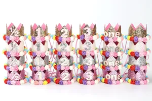 Colección de coronas de cumpleaños con purpurina y flores para el pelo de niños.