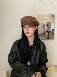 Casquette gavroche marron à imprimé léopard pour femme, béret vintage élégant et chic.