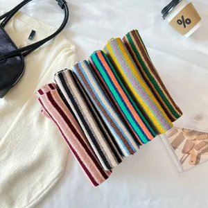 Écharpe en tricot à rayures colorées pour femme, douce et chaude, style coréen pour l'hiver tendance.