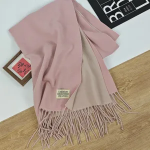 Koreanischer doppelseitiger farbblockierender Kaschmir-Imitationsschal mit Quasten im Winter.
