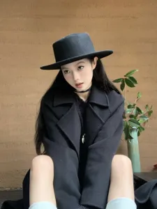 Schwarzer flacher Woll Fedora Hut für Damen, Herbst Winter Retro Vintage breite Filzkappe.