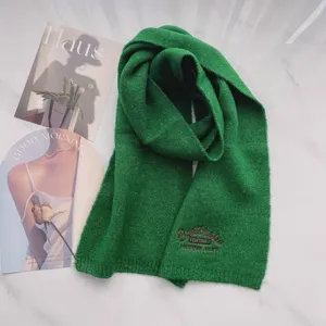 Grüner Strickwollschal für Damen Winter warmer Boutique bestickter weicher Halswärmer