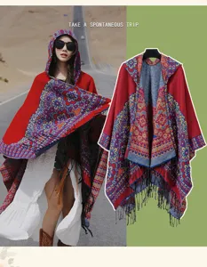 Poncho cape ethnique à capuche effet cachemire avec franges et ourlet fendu pour voyage.