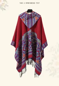 Poncho capa à capuche rouge avec franges à imprimé floral ethnique, vêtement chaud.