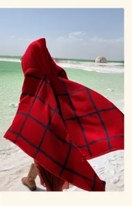 Mantella con cappuccio a quadri rossi da donna, scialle da viaggio caldo etnico, coperta spessa.