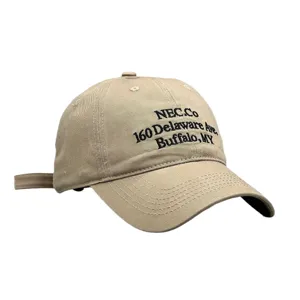Casquette de baseball beige en coton avec texte brodé noir, chapeau de soleil élégant et unisexe.