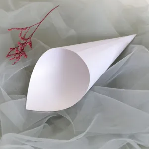 Cono de confeti de papel blanco para fiesta de boda, cono floral DIY para decoración.