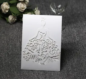 Tarjeta de invitacion de boda cortada por laser blanco elegante vestido diseno fiesta