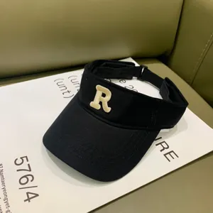 Sommer Mode leere Kappe schwarze Schildkappe mit besticktem Buchstaben R für den Sport.