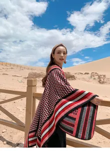 Estilo étnico mujer invierno cálido poncho bufanda con clásico patrón de cuadros rojos y negros.