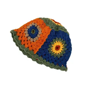 Handgemachte gehäkelte Blumen Fischerhut für Damen, bunte Strickmütze für den Sommer.