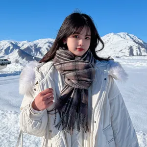 Écharpe Chaud d'Hiver en Mélange de Laine pour Femmes Imprimé Tartan à Carreaux Chale à Glands Mode Quotidien Décontracté