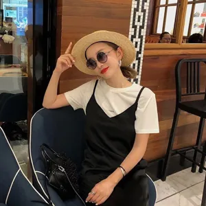 Damen Sommer Stroh Flacher Hut Handgemachte Gewebte Fedora Hut mit Stilvolle Freizeitkleidung Detail