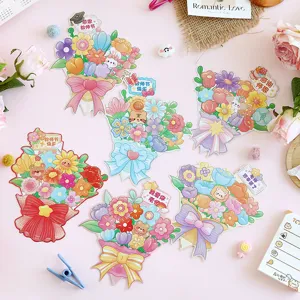 Primer plano detallado de lindas tarjetas de felicitación plegables para el día del maestro flores.