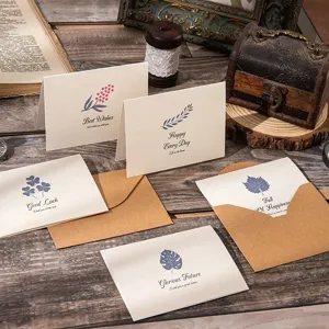 Vintage Grußkarten mit Kraftpapier-Umschlägen und schönen inspirierenden Texten drauf.