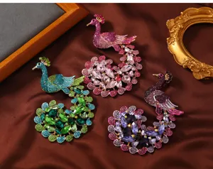 Vintage full rhinestone peacock brooch for women luxury winter sweater accessories jewelry gift