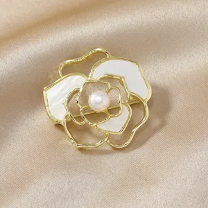 Vintage Alloy Freshwater Pearl Rhinestone Brooch Elegant Feather Flower Plant Lapel Pin Women Men Fashion Jewelry Gift