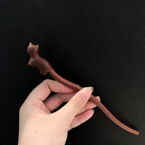 Bâtonnet à cheveux chat en bois, épingle à cheveux en bois de santal rouge pour Hanfu.