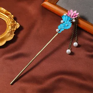 Fermacapelli in stile cinese retro con fiori smaltati perle e nappe eleganti.
