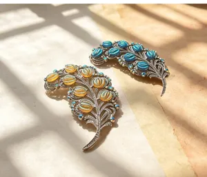 Vintage palace style crystal feather brooch, exquisite metal rhinestone pin for coat jacket.