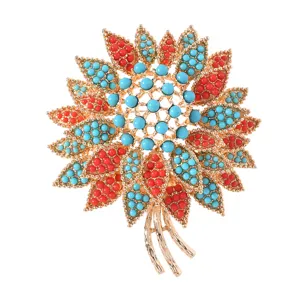 New fashion imitation turquoise hydrangea brooch pin, high-end colorful flower corsage accessory.
