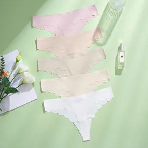 Set di 5 perizoma slip da donna senza cuciture con bordo ondulato, in seta di ghiaccio.