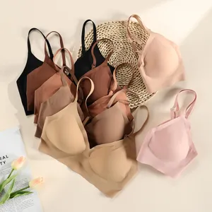 Comfortable seamless wireless women bra set, breathable thin push-up daily underwear.