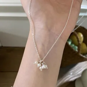 S925 sterling silver minimalist pearl pendant necklace, dainty clavicle chain for women.
