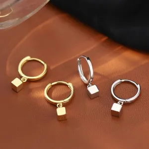 Boucles d'Oreilles Pendantes Cube Géométrique en Cuivre Plaqué Or Minimaliste Avec Tige en Argent Élégantes Boucles d'Oreilles Style Instagram pour Femmes