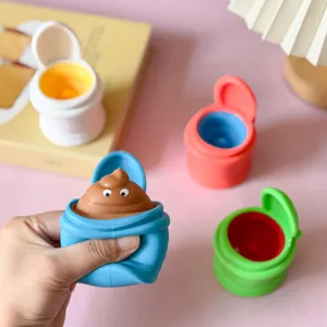 Jouet rigolo de toilette à presser avec une jolie figurine de caca pour soulager le stress.