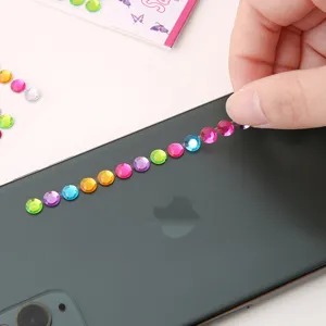 Polychromo akriliko strass kristallo aftokollito gia DIY xeiropoiites kataskeves