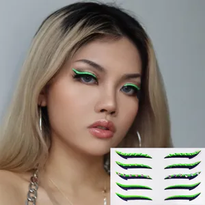 Αυτοκόλλητα eyeliner και σκιάς ματιών με πράσινο στρας για μακιγιάζ πάρτι σκηνής.
