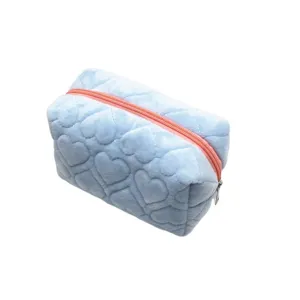 Estuche de felpa azul claro bonita bolsa de maquillaje acolchada con corazones