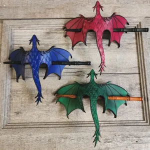 Set di forcine per capelli in pelle di drago medievale, accessori cosplay fantasy con bastone.