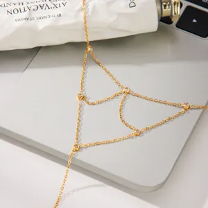 Chaîne de doigt connectée en zircon en acier inoxydable, bijoux de main élégants et polyvalents.