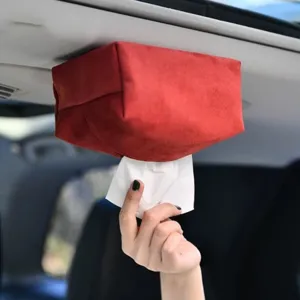Scatola di fazzoletti rossa per auto parasole supporto in velluto accessorio vista dettaglio