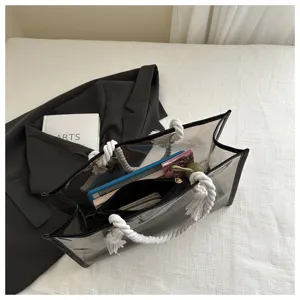 Draufsicht auf transparente PVC Jelly Tote Bag mit großem Fassungsvermögen und Tasche.