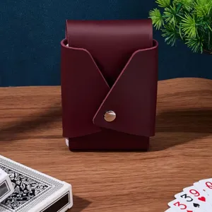 PU Leder Spielkartenetui mit Druckknopfverschluss, tragbare Aufbewahrungsbox für Brettspiele.