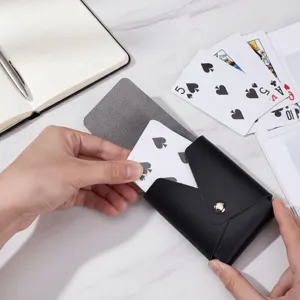 Schwarze PU Leder Poker Spielkarten Aufbewahrungsbox tragbare Reise Schutzhülle für Brettspiele.