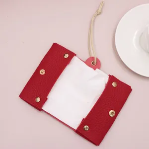 Portapañuelos de bolsillo de cuero PU rojo mini bolsa colgante para pañuelos con broches