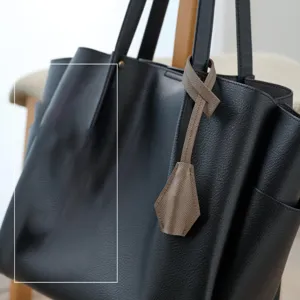 Tragbarer Haustier Asche Kapsel PU Leder Schlüsselanhänger Tasche Anhänger für Alltag.