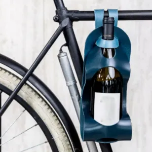 Outdoor bicycle PU leather wine bottle holder, portable hanging champagne storage bag for travel.