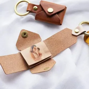 Portachiavi in pelle pieghevole personalizzato con foto astuccio busta incisione personalizzata