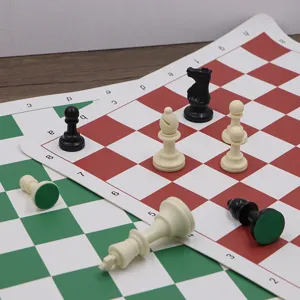 Jeu d'échecs portable en cuir PU avec tapis souple pliable et classiques pièces de jeu.